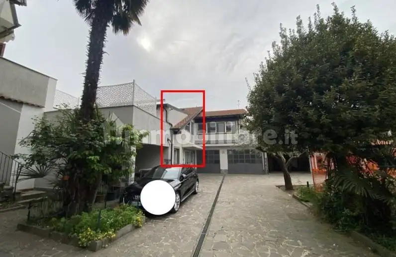 Casa indipendente in asta a Milano