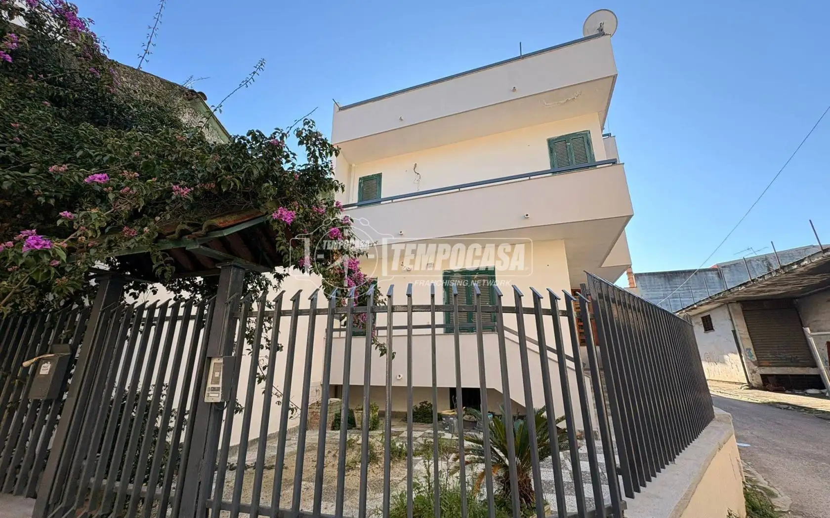 Palazzo - Edificio in vendita a Teverola