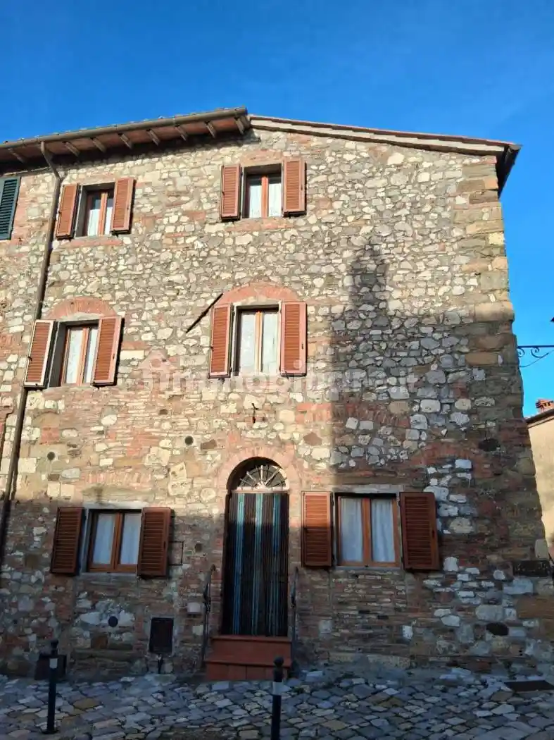 Casa indipendente in vendita a Torrita di Siena