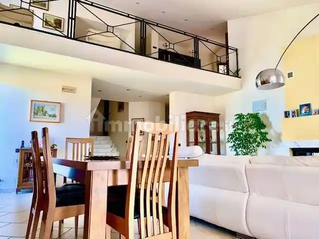 Villa in vendita a Luni