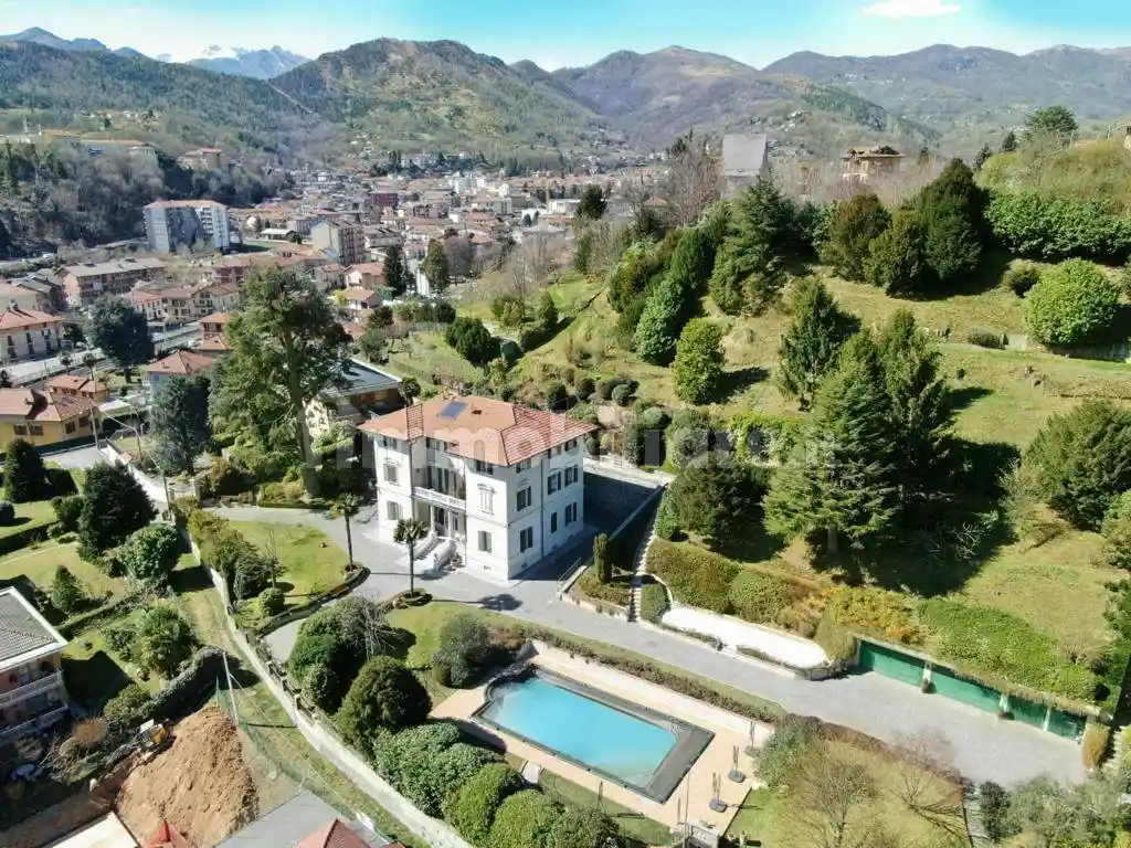 Villa in vendita a Lanzo Torinese
