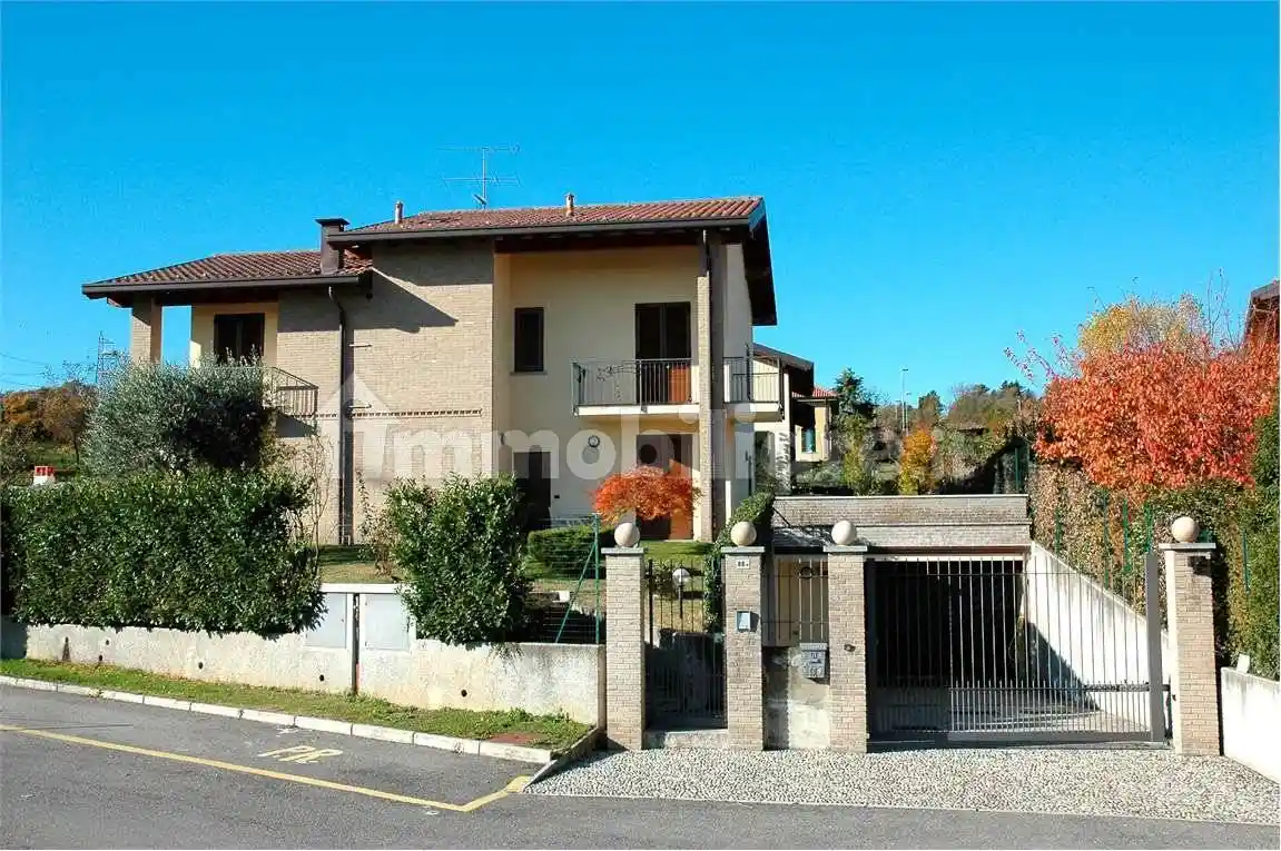 Villa in vendita a Albavilla