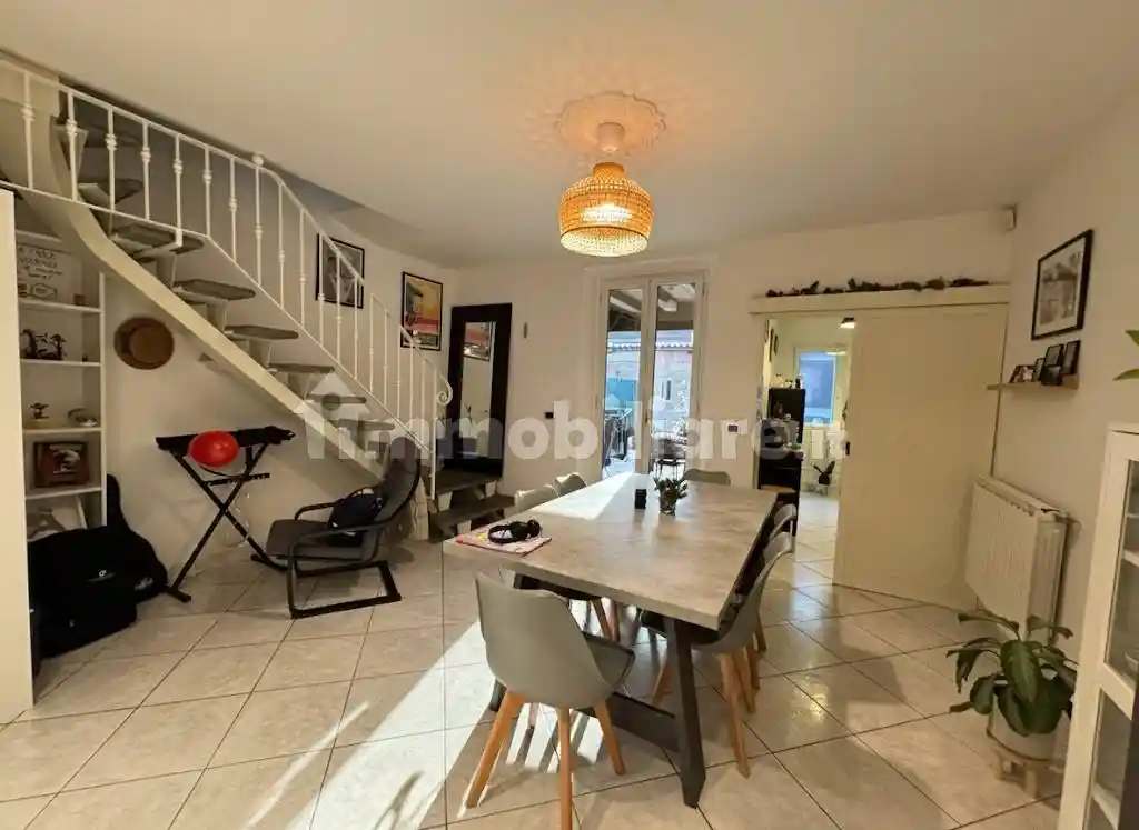 Casa indipendente in vendita a Prato