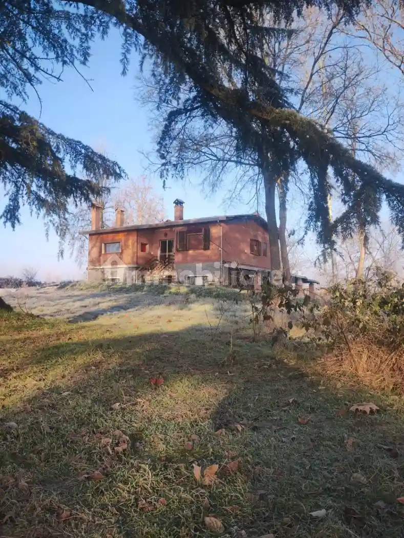 Villa in vendita a Inverno e Monteleone