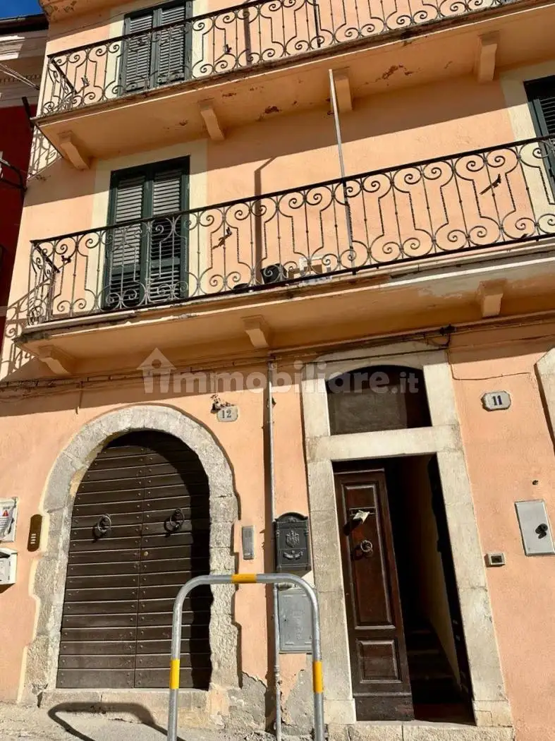 Casa indipendente in affitto a L'Aquila