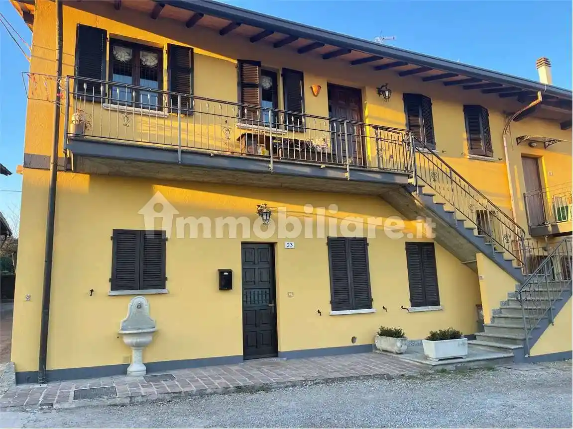 Appartamento in vendita a Capiago Intimiano