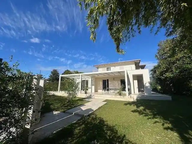 Villa in vendita a Forte dei Marmi