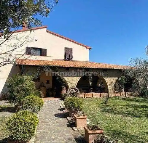 Villa in vendita a Piombino
