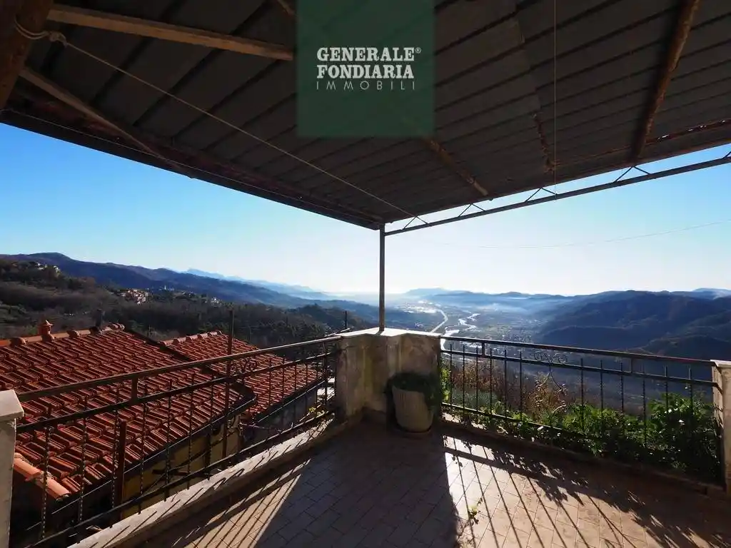 Appartamento in vendita a Calice al Cornoviglio