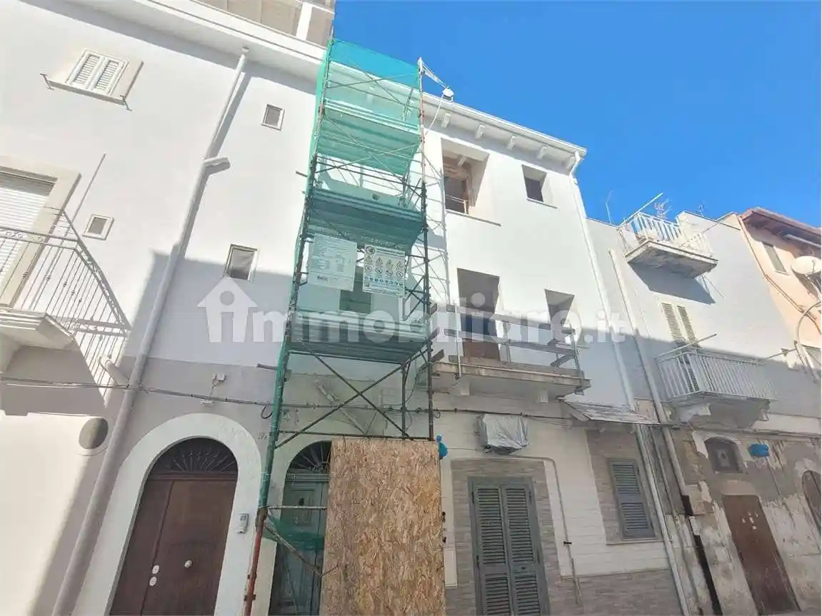 Palazzo - Edificio in vendita a Margherita di Savoia