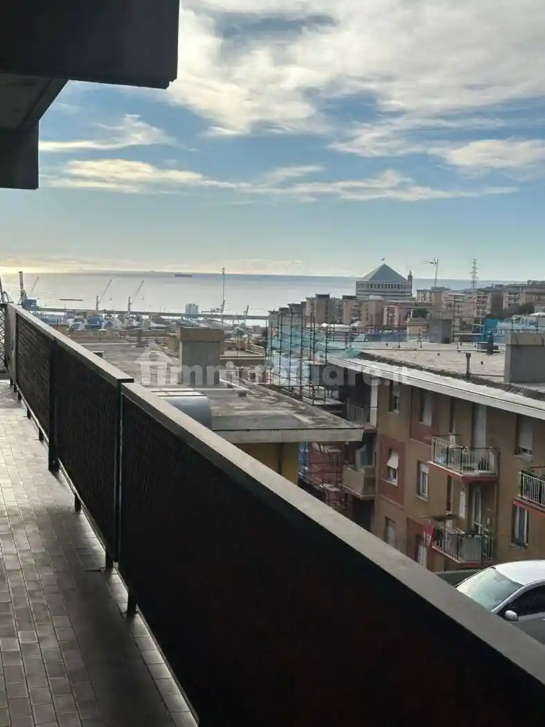 Appartamento in vendita a Genova