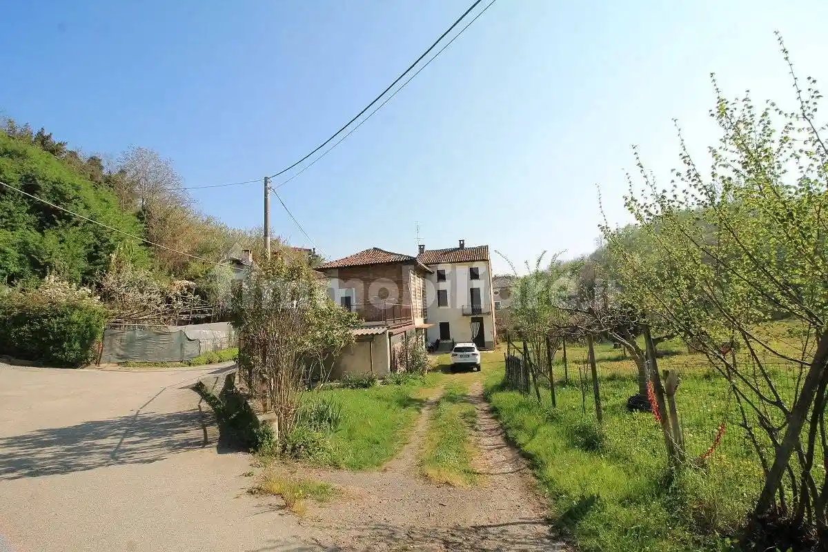 Rustico - Casale in vendita a Mombaruzzo