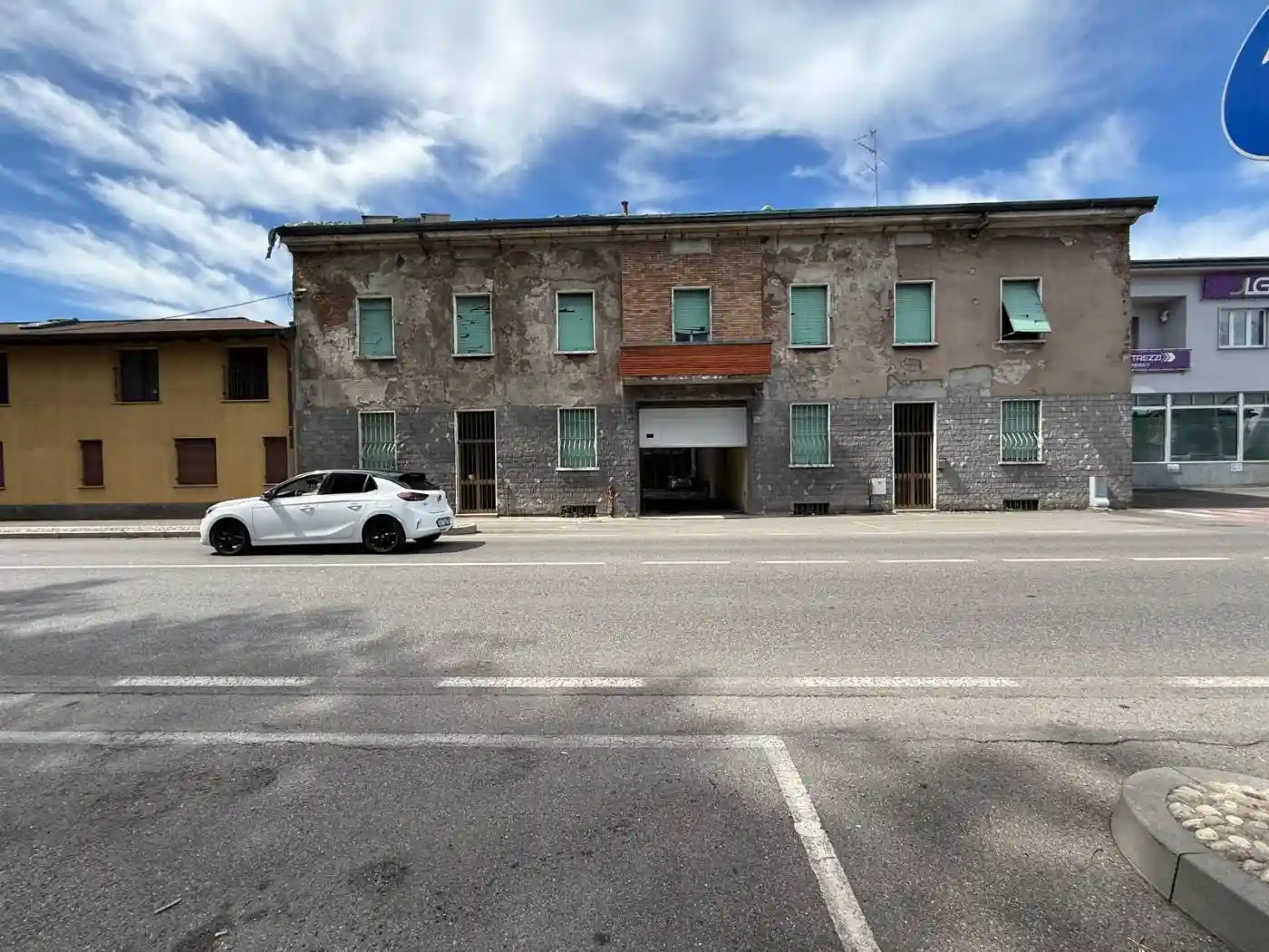 Palazzo - Edificio in vendita a Gerenzano