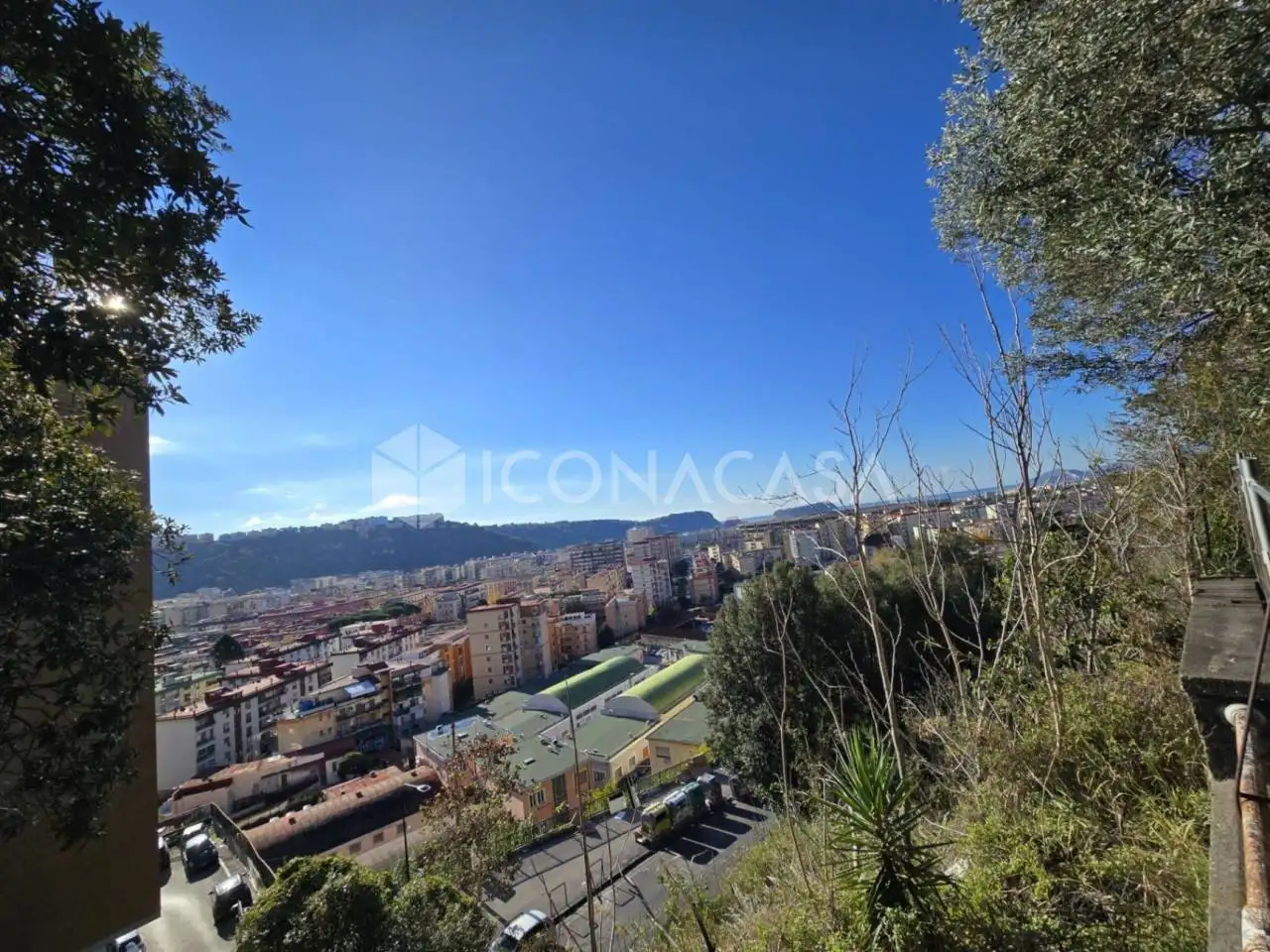 Appartamento in vendita a Napoli