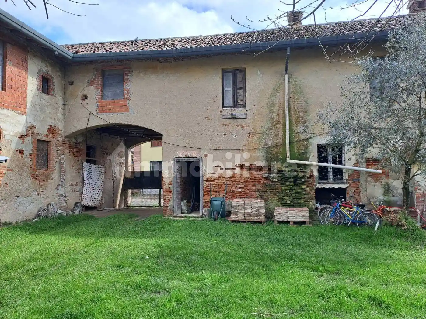 Rustico - Casale in vendita a Bornasco