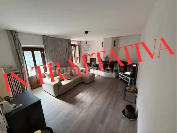 Appartamento in vendita a Oltrona di San Mamette