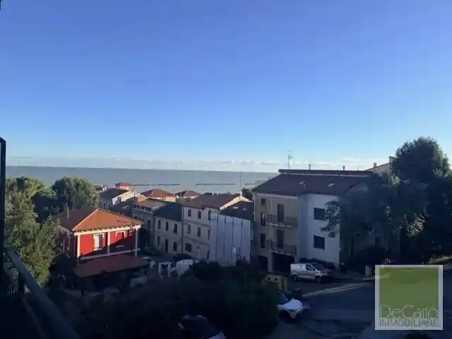 Appartamento in vendita a Falconara Marittima