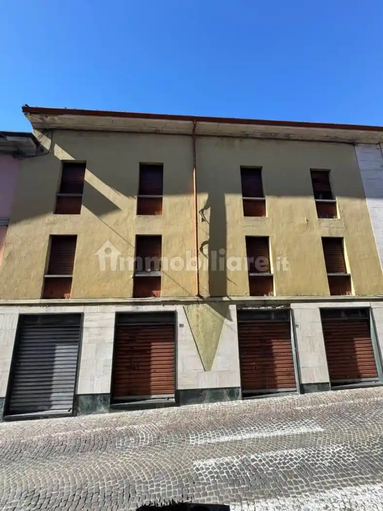 Palazzo - Edificio in vendita a Asso