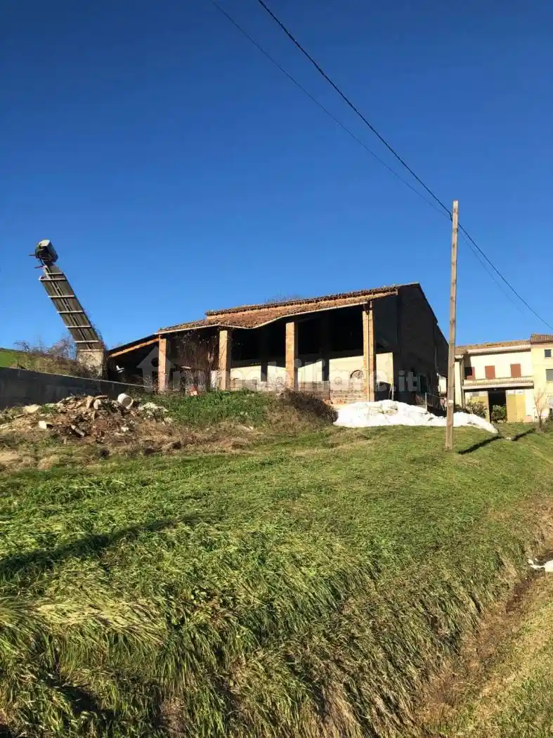 Rustico - Casale in vendita a Medesano
