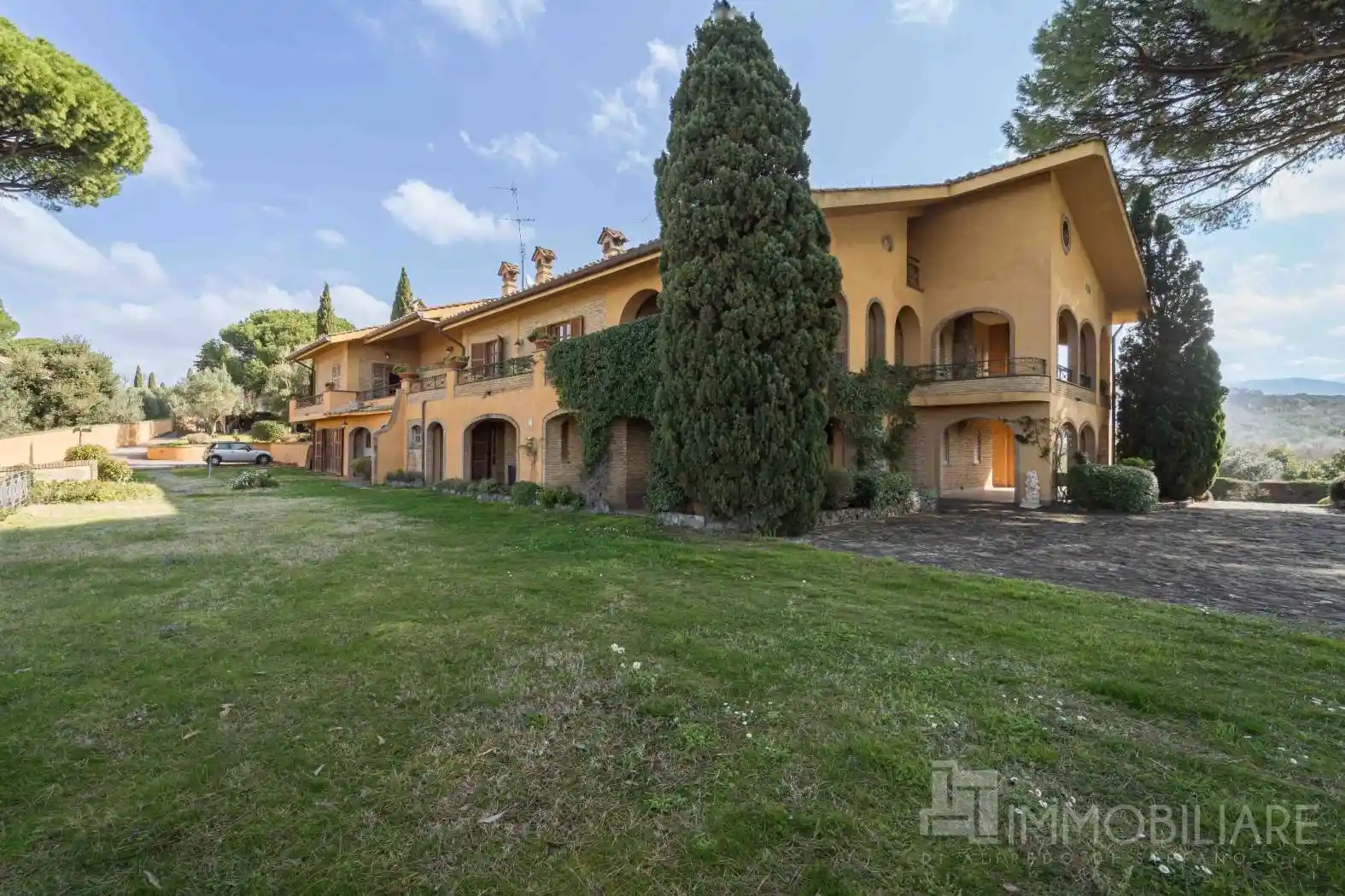 Palazzo - Edificio in vendita a Grottaferrata