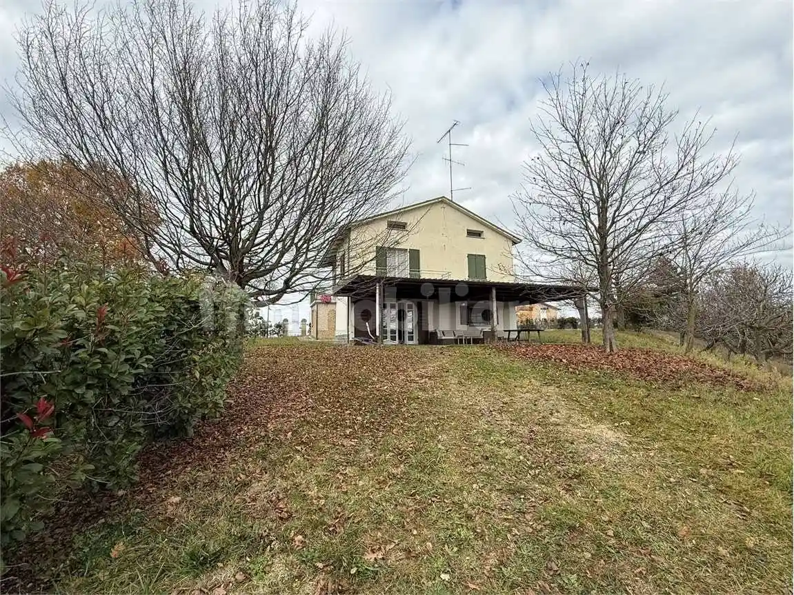 Casa indipendente in vendita a Neviano degli Arduini