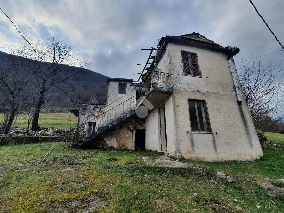 Rustico - Casale in vendita a Collepardo