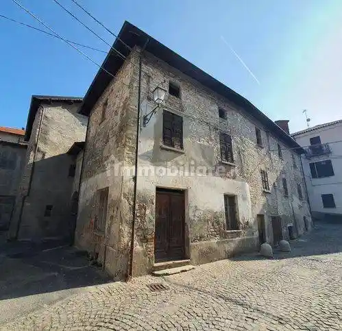 Villa in vendita a Monastero Bormida