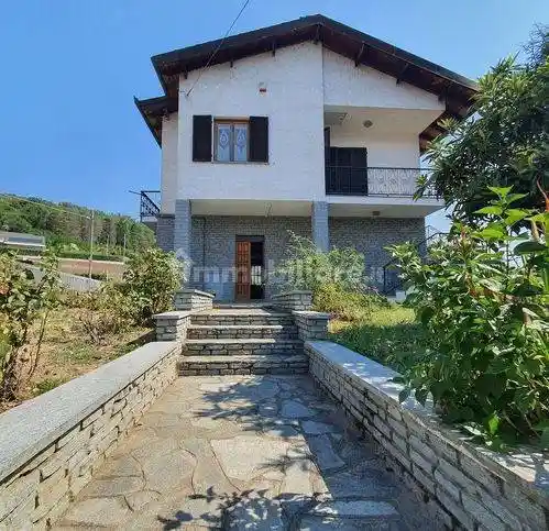 Villa in vendita a Monastero Bormida