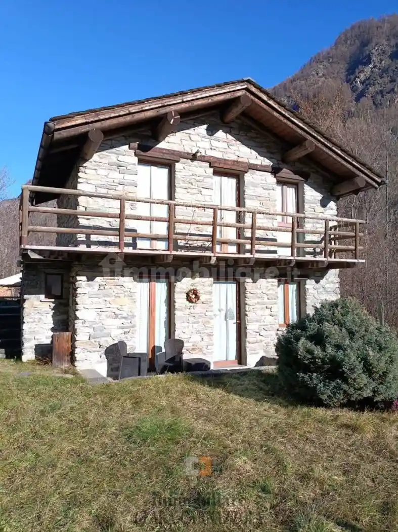 Villa in vendita a Chiesa in Valmalenco