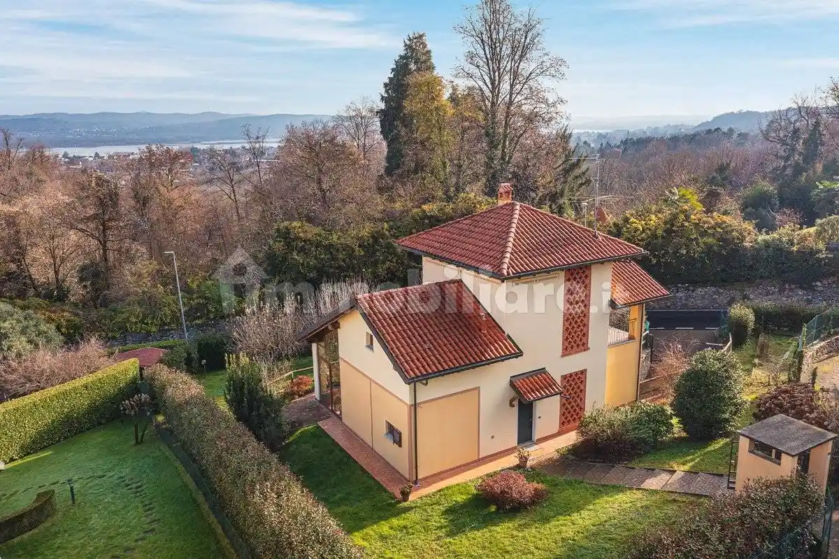 Villa in vendita a Oleggio Castello