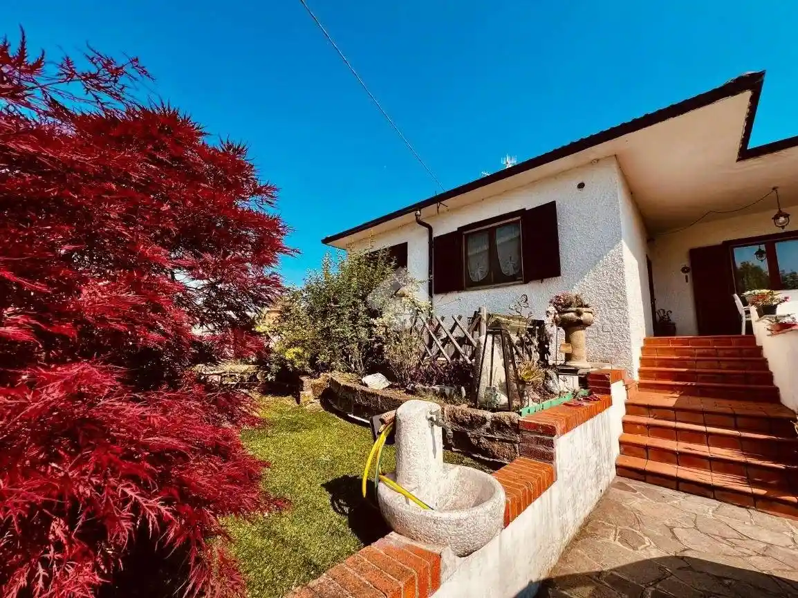 Villa in vendita a Fornovo San Giovanni