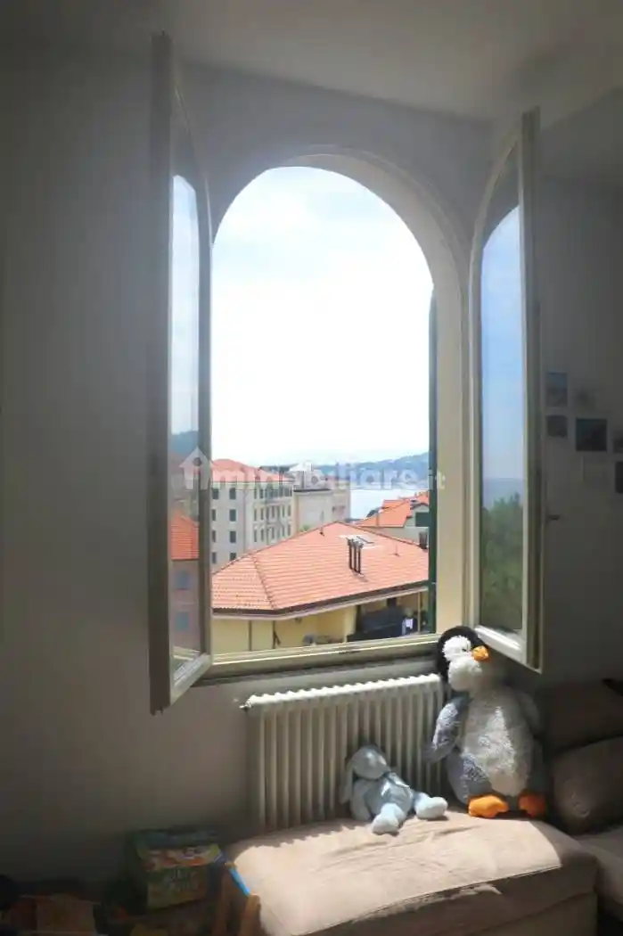 Appartamento in vendita a Varazze