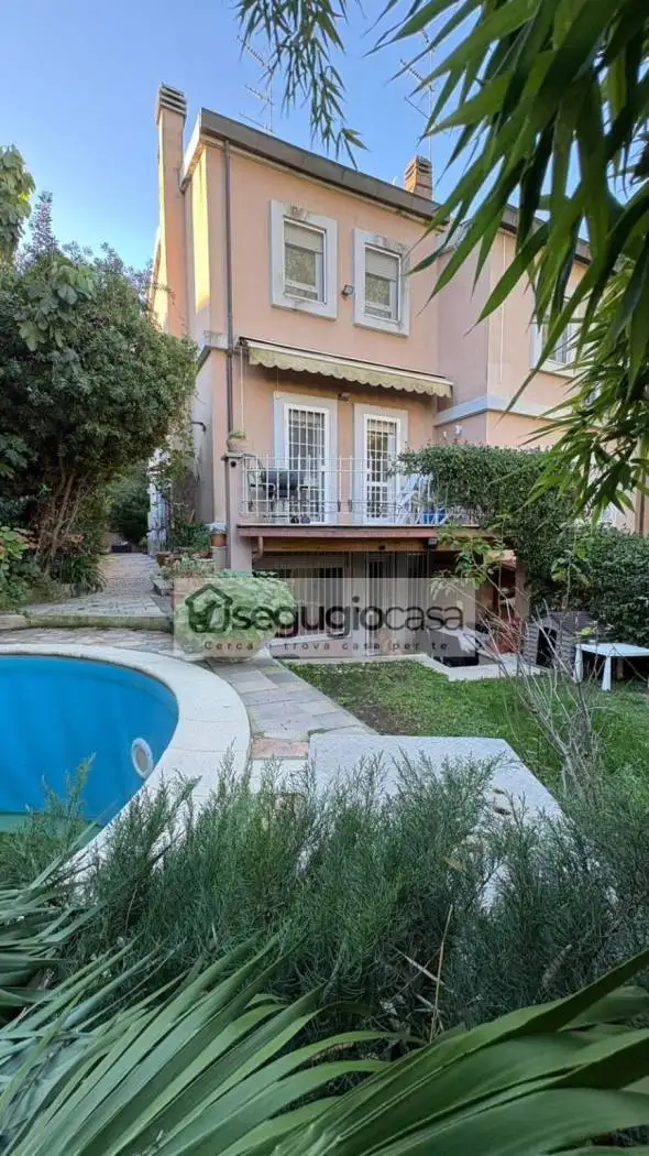Villetta a schiera in vendita a Roma