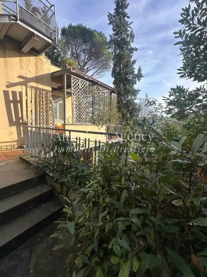 Casa indipendente in vendita a Firenze