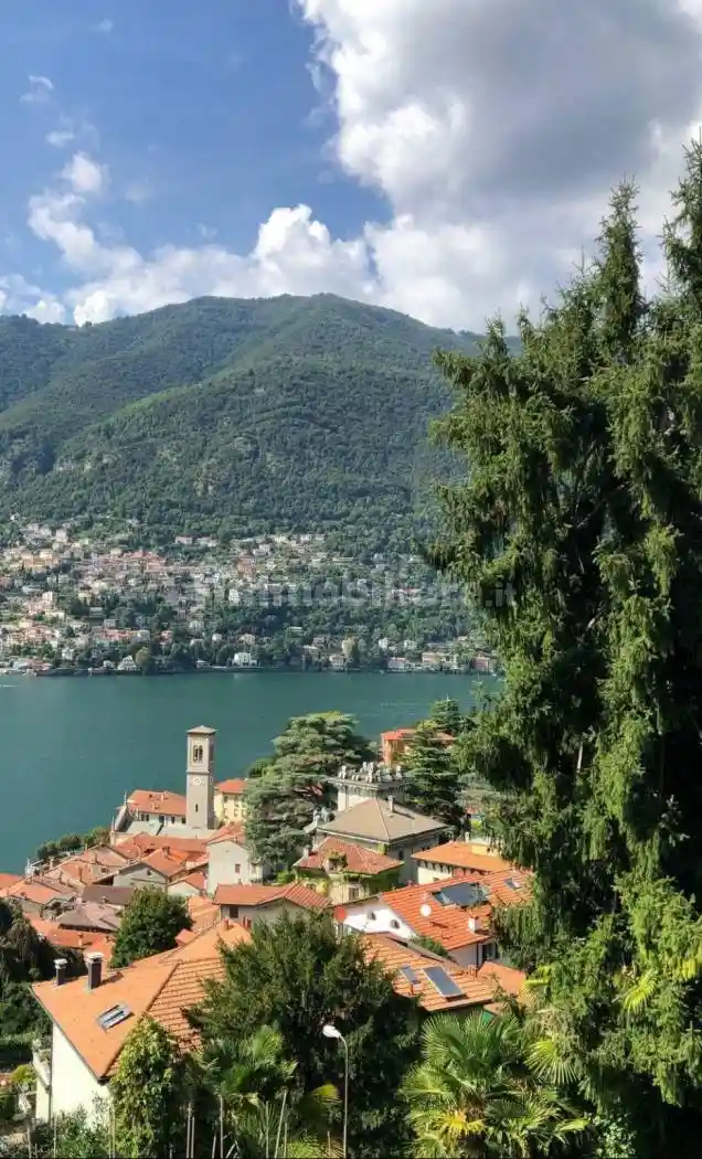 Villa in vendita a Torno