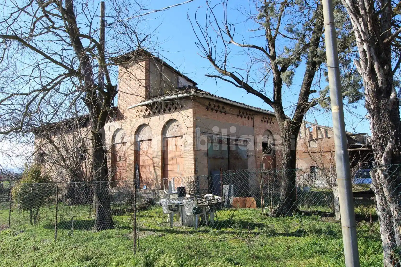 Rustico - Casale in vendita a Modena