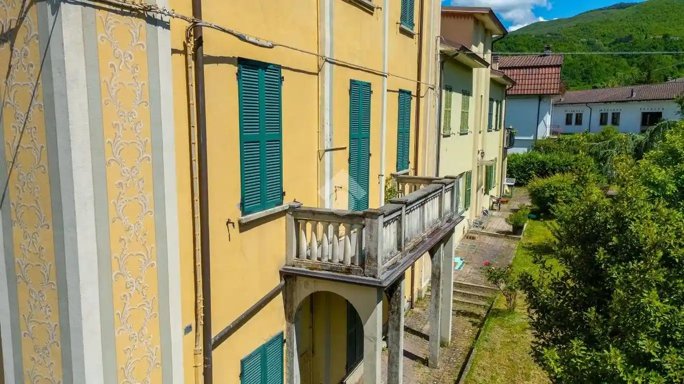 Palazzo - Edificio in vendita a Borgo Val di Taro