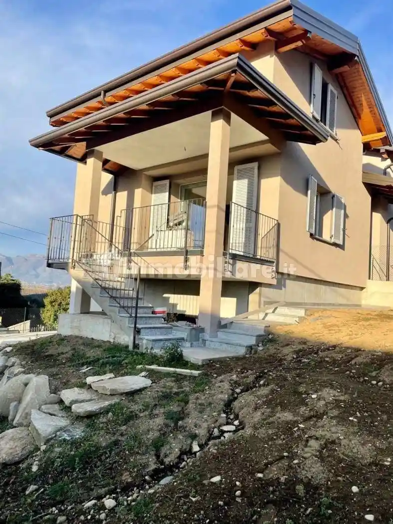 Villetta a schiera in affitto a Daverio