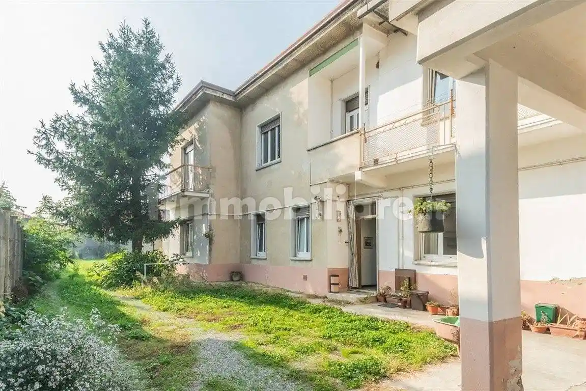 Casa indipendente in vendita a Biassono