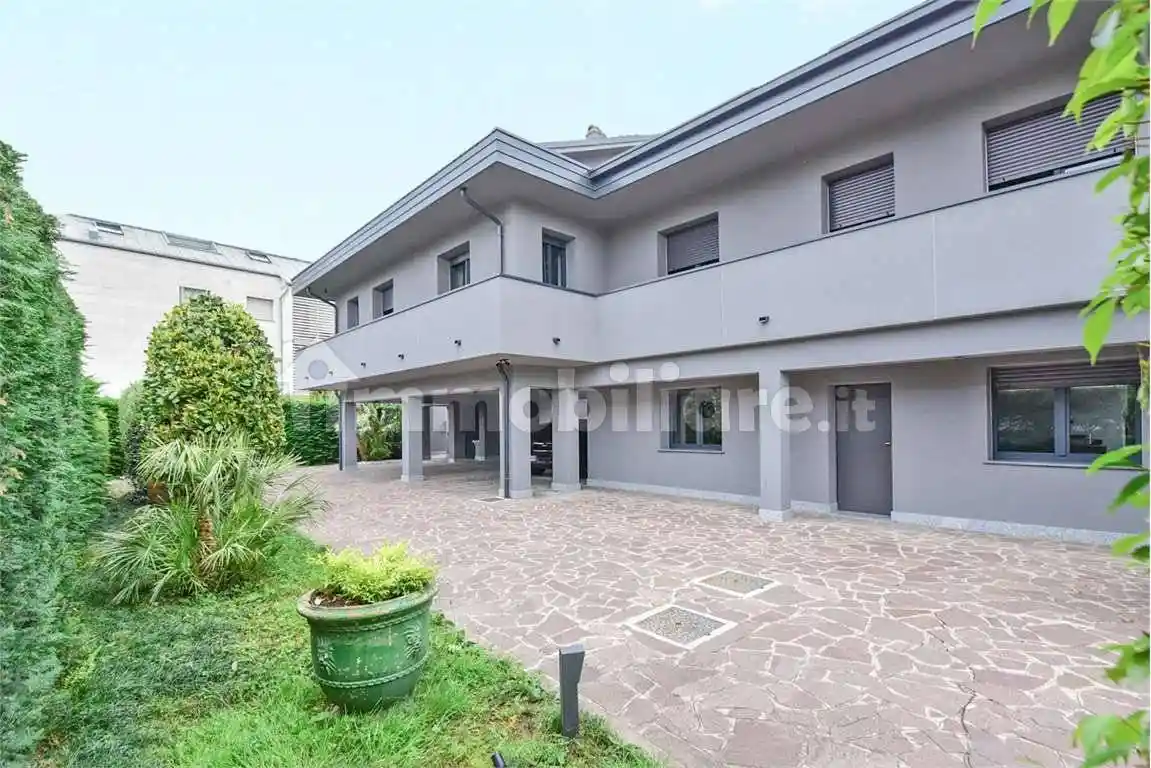 Villa in vendita a Meda