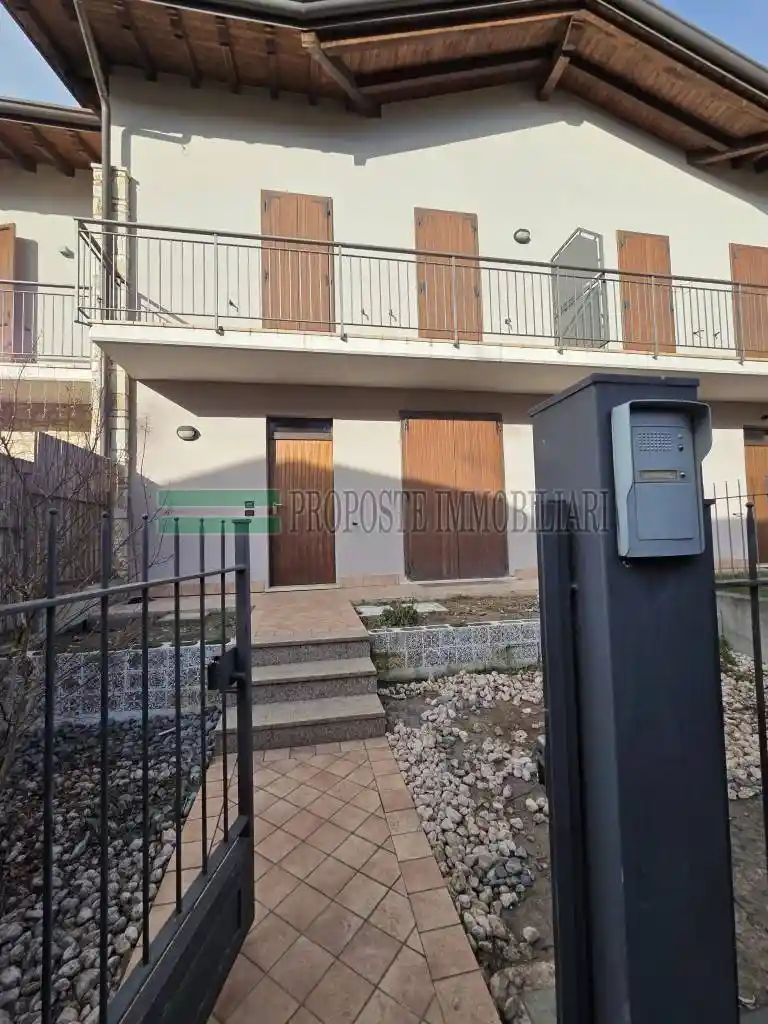 Villetta a schiera in vendita a Ome