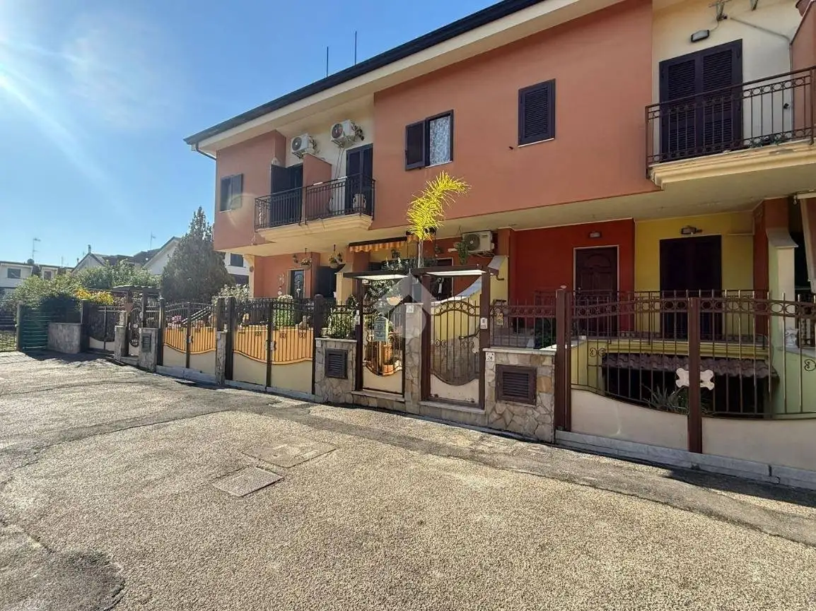 Villetta a schiera in vendita a Acerra