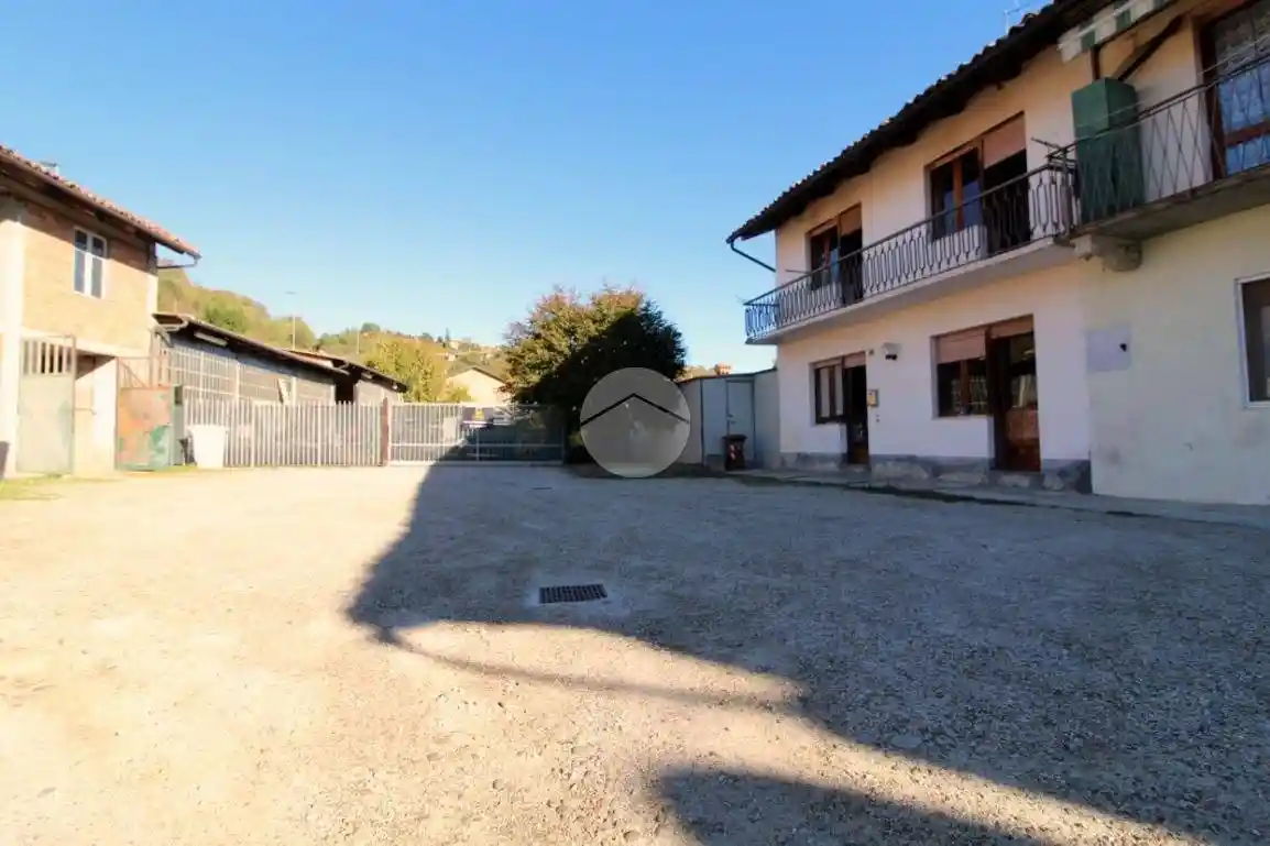 Casa indipendente in vendita a Piobesi d'Alba