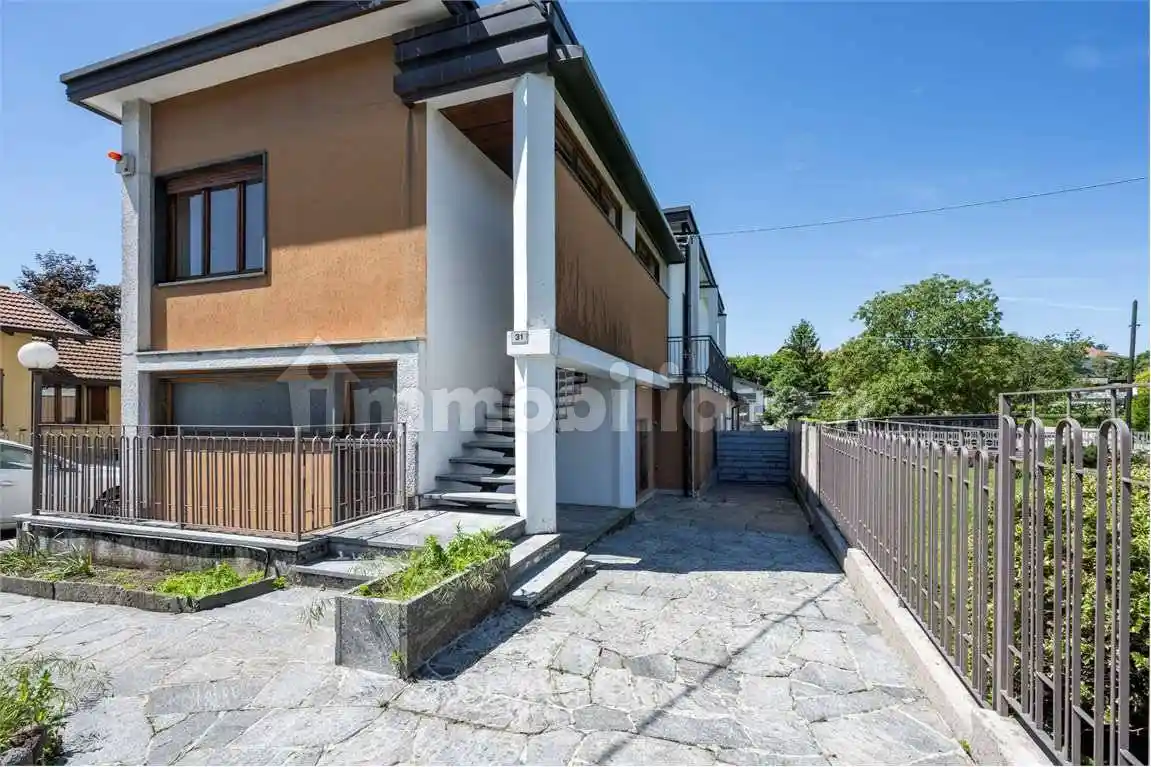 Palazzo - Edificio in vendita a Morazzone