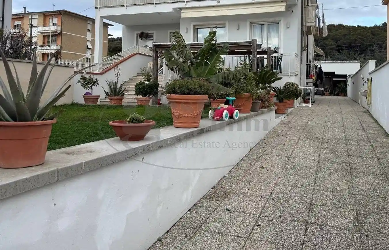 Villa in vendita a Livorno