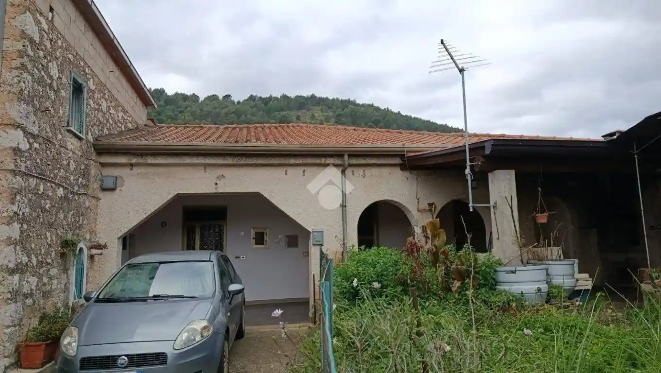 Casa indipendente in vendita a Alatri