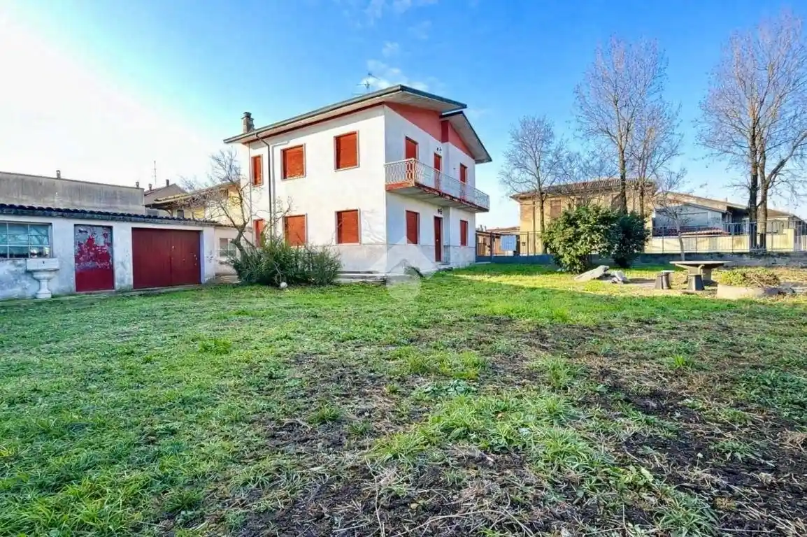 Villa in vendita a Castiglione d'Adda