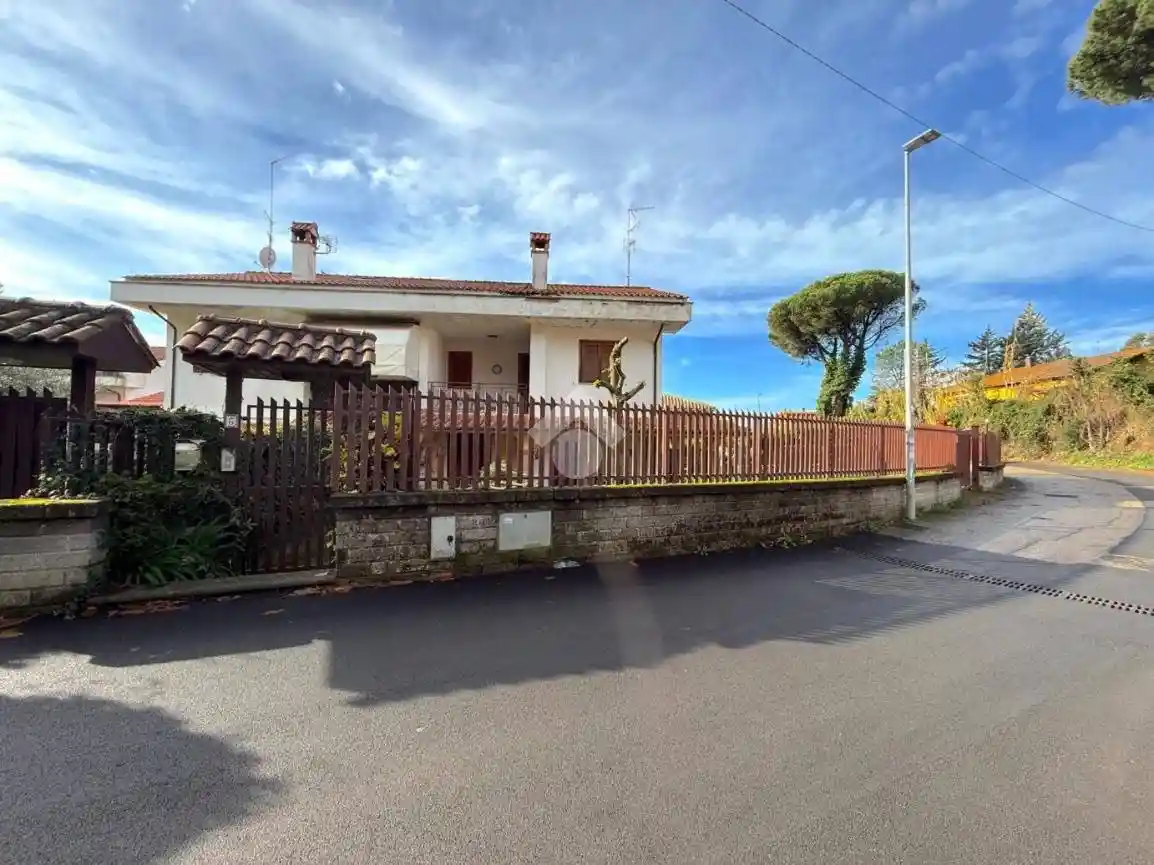 Villa in vendita a Genzano di Roma