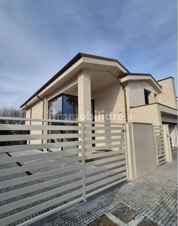 Villa in vendita a Parma