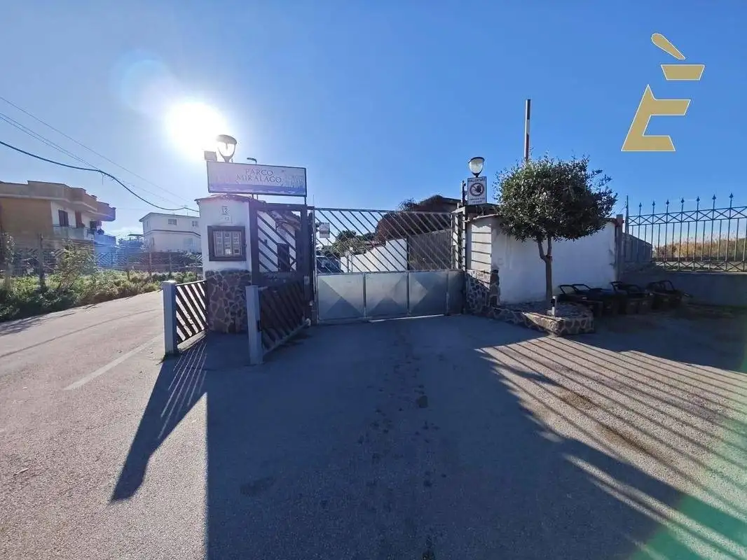 Villa in vendita a Giugliano in Campania